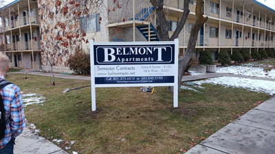 Belmont Apartments Exterior Sign Photo